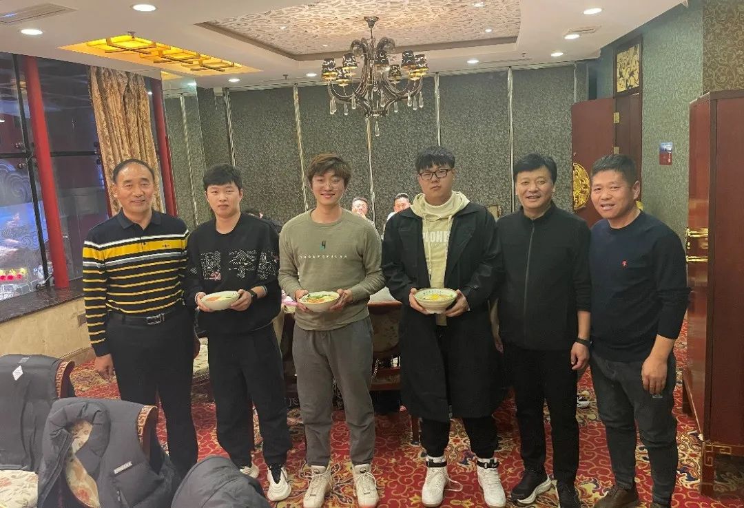 1668491382160056914.jpg 17.jpg